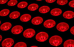 what does red light therapy do for skin