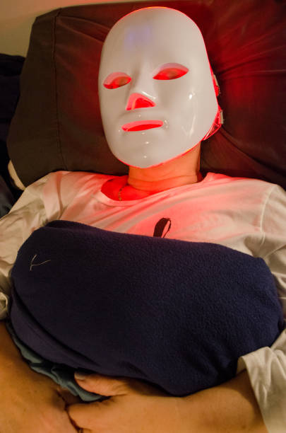 how to clean red light mask