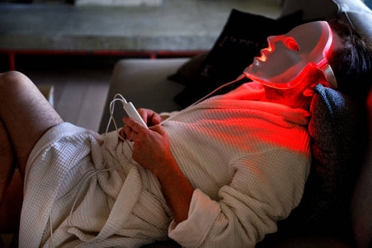 red light therapy for face at home